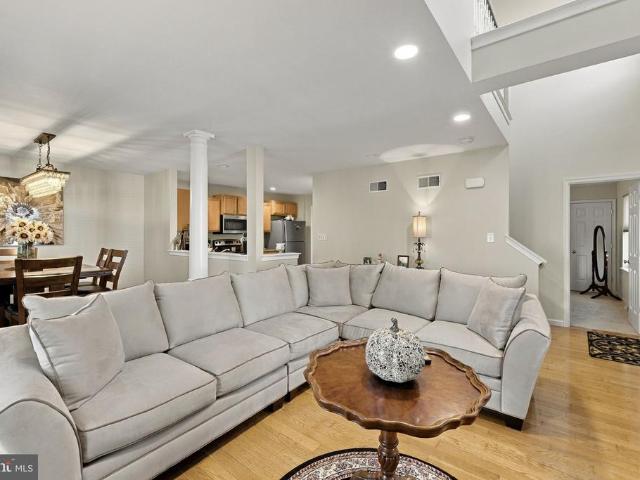 1813 Windsong Lane