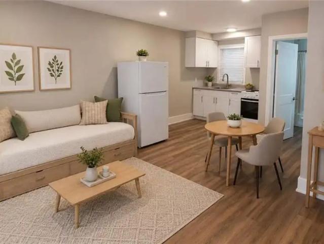 181 KING Street E Unit# 8 — Bachelor