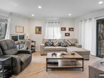181 Long Hill Road # 8 12