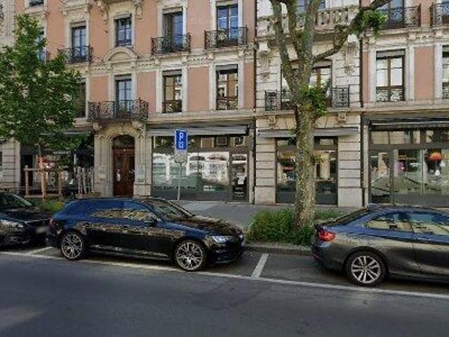 181 m2 apartment for rent in Geneva Cité