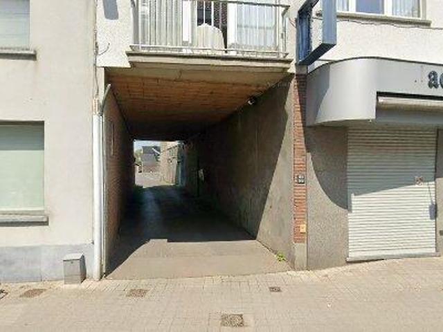 181 m2 apartment for rent in Gistel