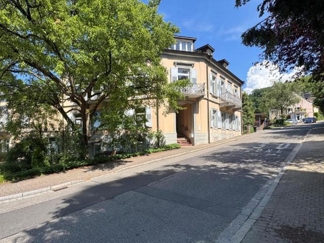 181 m² Erdgeschosswohnung mit eigenem Eingang in bester Lage von