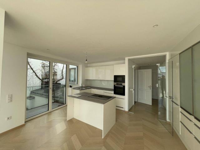 181 m² LUXURIÖSE DACHGESCHOSS WOHNUNG BALKON KLIMA EXTRA STUDIO/BÜRO 2 EINGÄNGE!