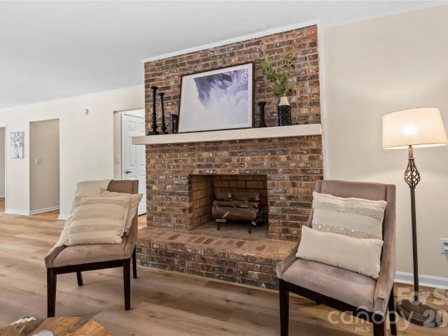 181 N Britton Creek Court