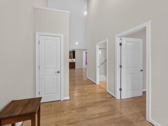 1824 Barefoot Ct