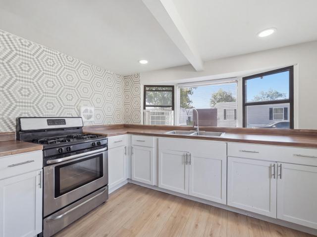 1824 Huckleberry Lane