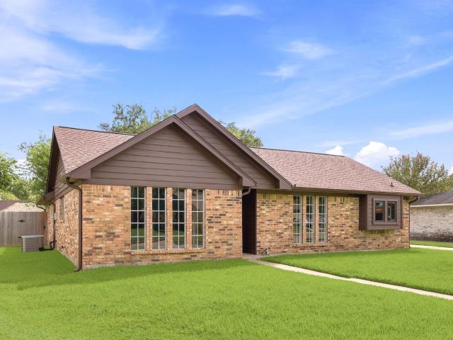 1824 Lazy Creek Lane