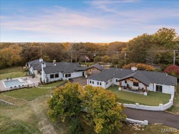 1824 Topping Rd, St. Louis, MO 63131 | MLS #26021