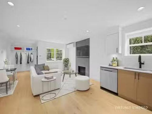 1824 12Th Avenue W, Vancouver, BC, V6J 2E8 townhouse for sal.