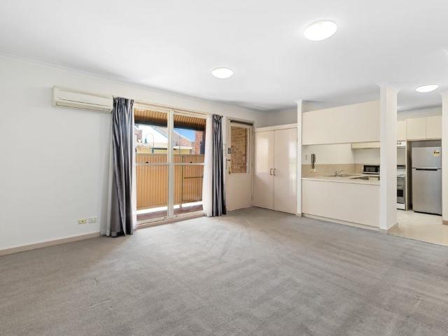 18/255 Drummond Street, Carlton