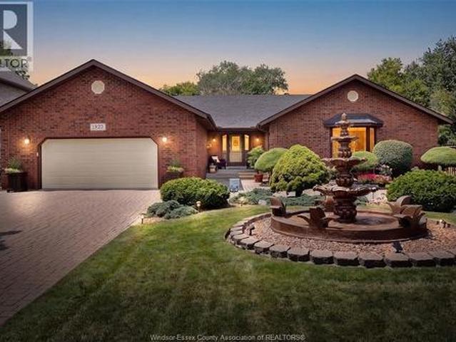 1825 Hebert Street, Tecumseh, ON, N8N 4G4 house for sale | Listing ID 26018 | Royal LePage