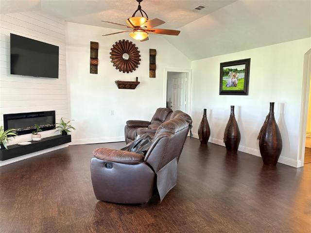 18270 County Road 4160, Frost, TX 76641 | MLS #21240
