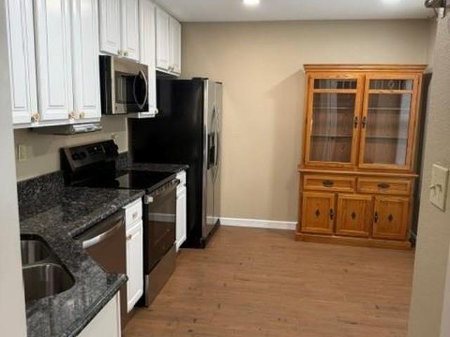 1828 Maplewood Trail