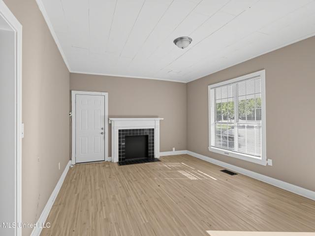 1829 East Drive