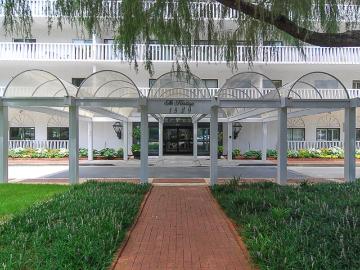 1829 Senate Street