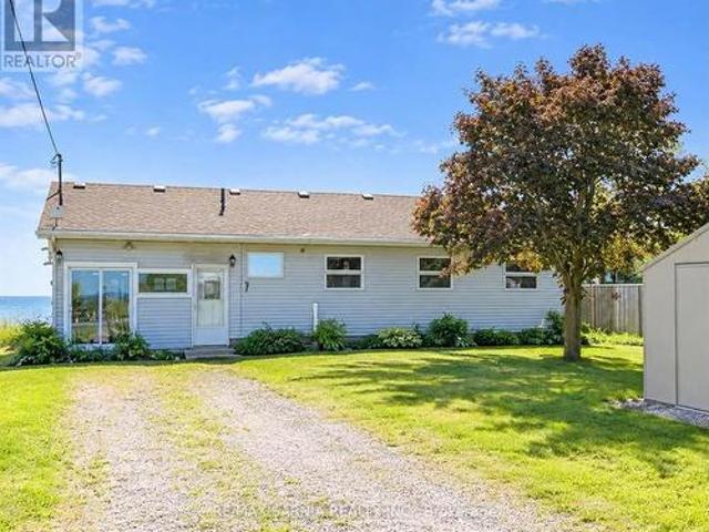 18200 Erie Shore Drive, Chatham Kent Blenheim, ON, K0P 1A0 house for sale | Listing ID X13875 | Royal LePage
