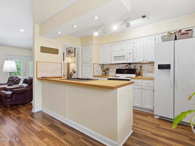 1820 Caracara Drive