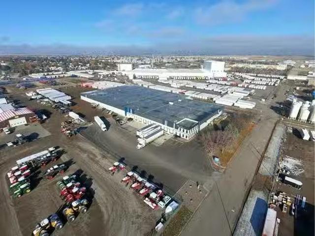 1820 31 Street North, Lethbridge, AB, T1H 5K8 commercial for.