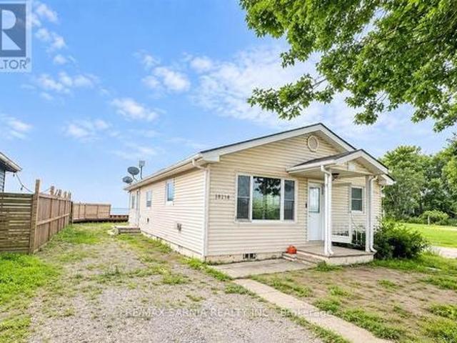 18218 Erie Shore Drive, Chatham Kent Blenheim, ON, K0P 1A0 house for sale | Listing ID X13879 | Royal LePage