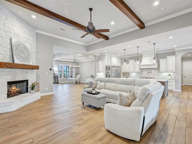 1821 Avery Lane