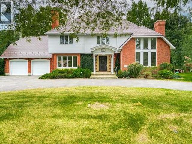 1821 Blackwell Road, Sarnia, ON, N7T 7H4 house for sale | Listing ID 26022 | Royal LePage