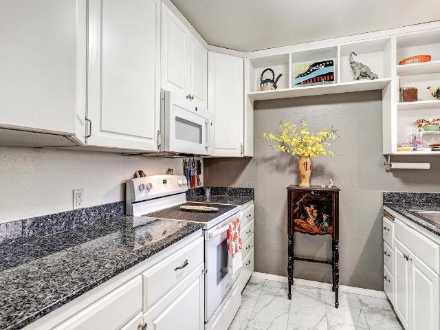 1821 Dartmouth Drive NE 104