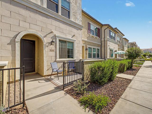 1821 e bernie lane # 103