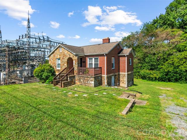 1821 Remount Road
