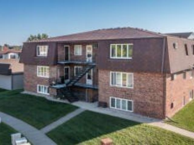 1821 S Grandview Ln Apt 8, Bismarck, ND 58503