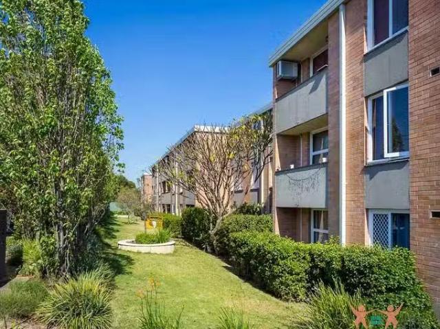 18/221 Clontarf Road, Hamilton Hill, WA 6163