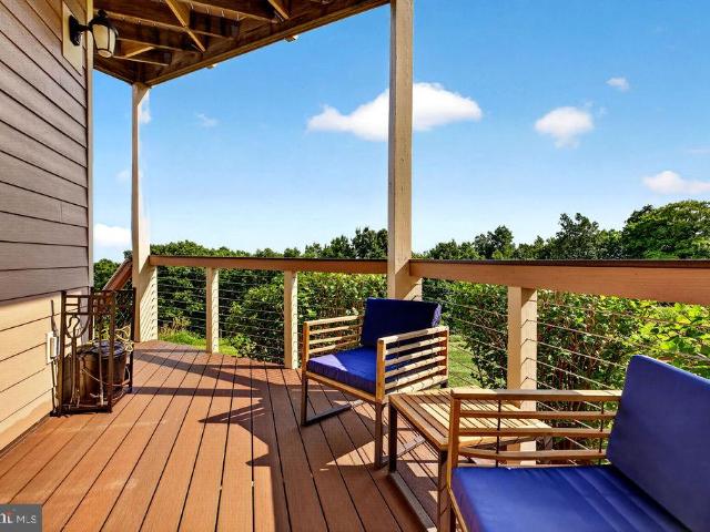 1822 High Ridge Ct Condos Court