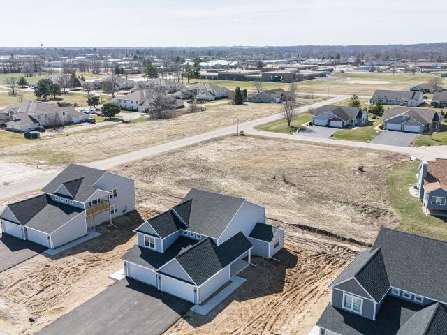 1822 1 W Kyle Circle