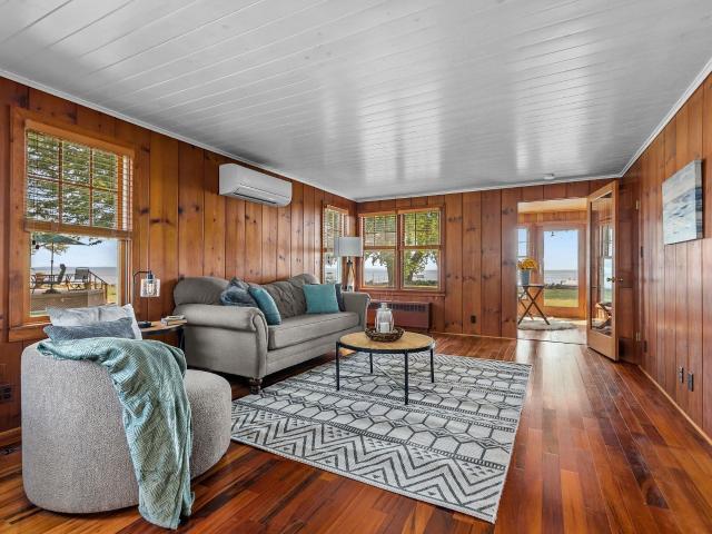 1823 brighton beach road