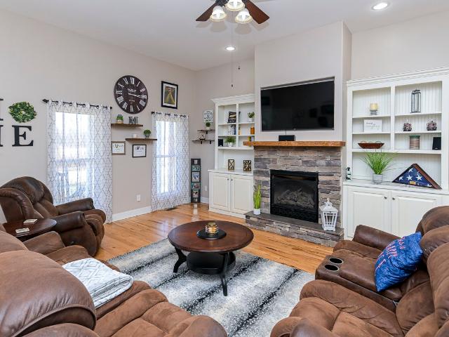 182 Old Camargo Rd