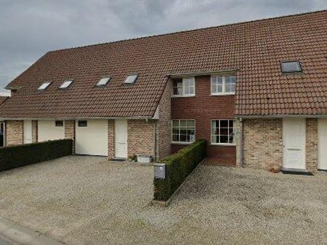 182 m2 apartment for rent in Gavere