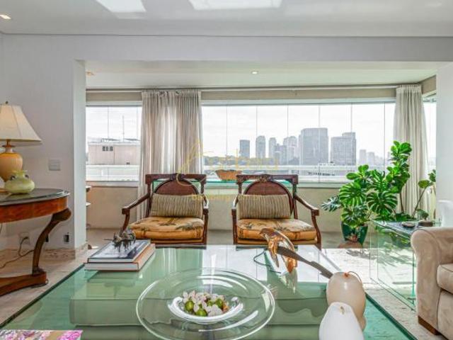 182 m² com terraço gourmet, vista livre e condomínio clube em terreno de 5.000 m²