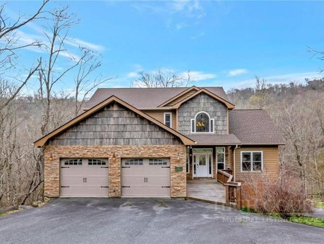 182 Shelter Rock Cir, Sugar Mountain, NC 28604