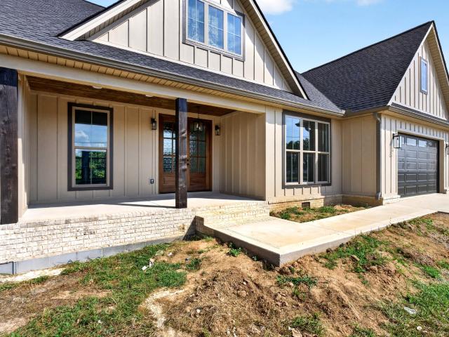 182 Red Oak Ln