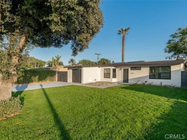 1834 E Holly Oak