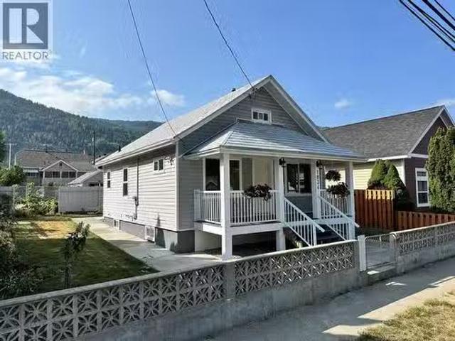 1834 Fifth Avenue, Trail, BC, V1R 1V2 house for sale Listin.