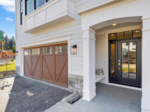 1839 Soundview Court