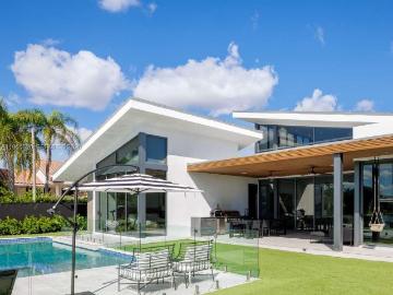 1830 NE 193rd St, Miami, FL 33179 | MLS #A12012