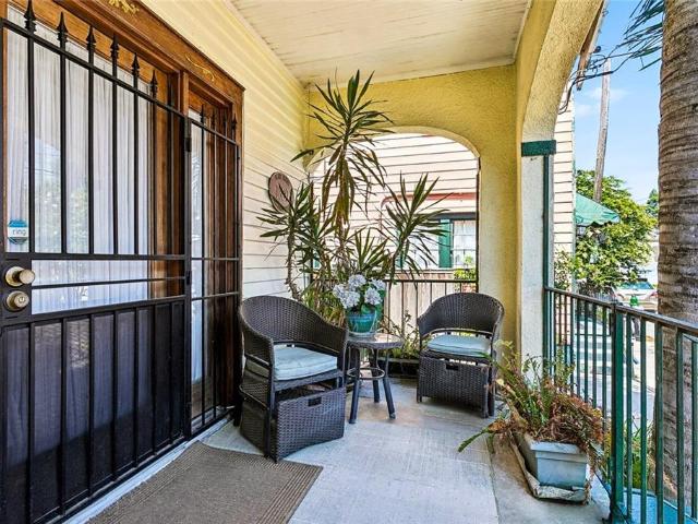 1830 Burgundy Street