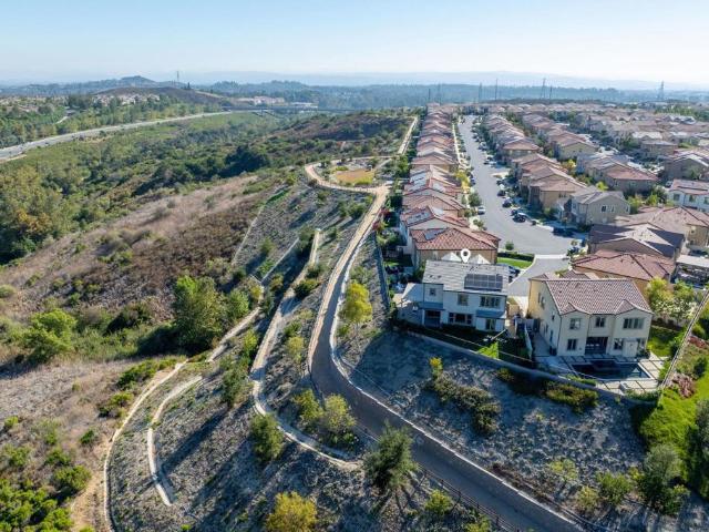 1832 Aliso Canyon Dr