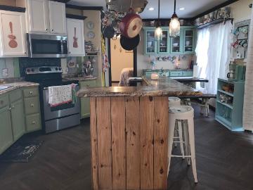 Chilton County, Alabama, USA - Garden, Swimming pool