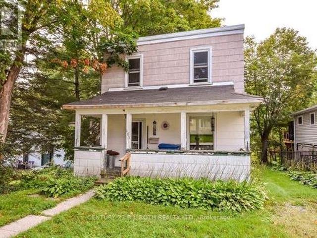183 Cedar Street, Orillia, ON, L3V 2E2 house for sale | Listing ID S13690 | Royal LePage
