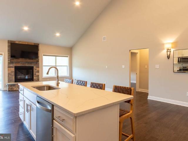 183 Aeropointe Lane
