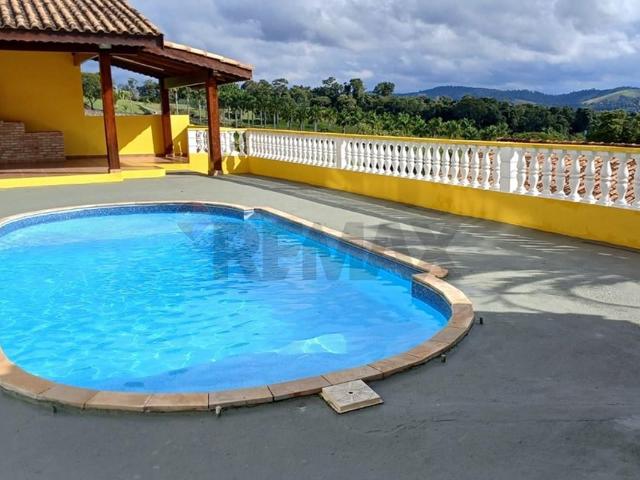 183 Área Útil Casa de Condomínio Alugar, 3 Dormitórios localizado em Alameda das Quaresmeiras, Vila Petrópolis, Atibaia, São Paulo, 12946672 | Brasil