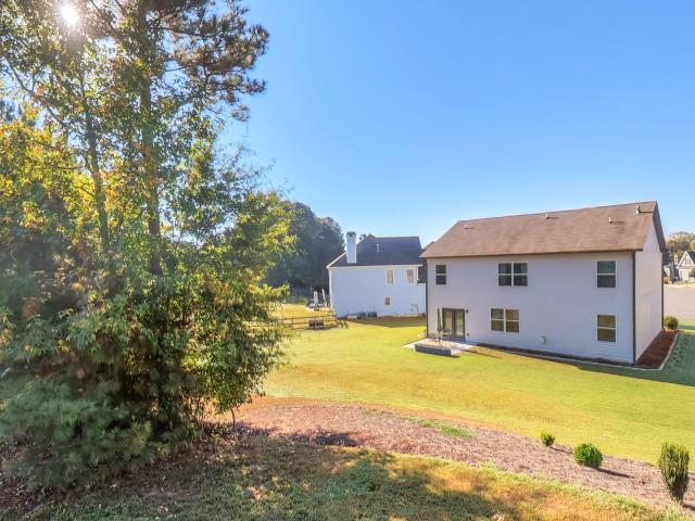 183 Fallen Oak Trace