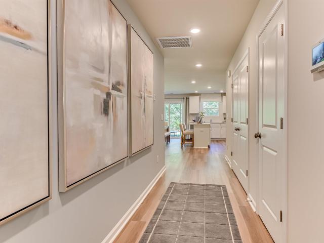 183 Kingfield Drive
